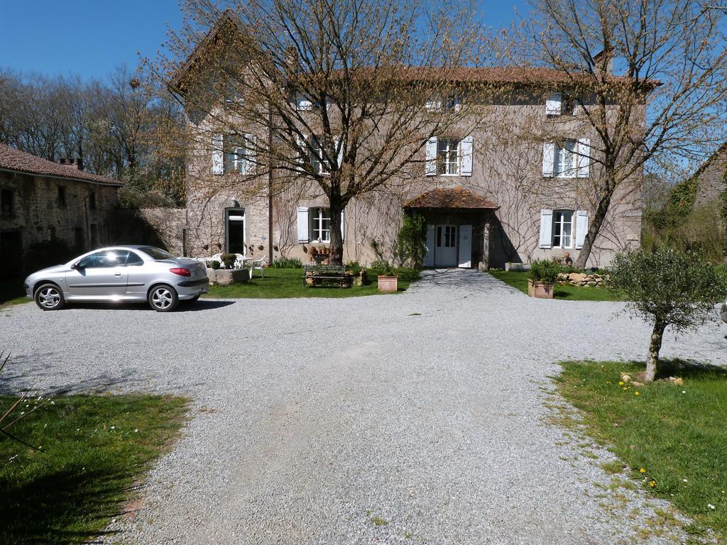 Le Domaine De Panissac Bed & Breakfast Berneuil  Bagian luar foto
