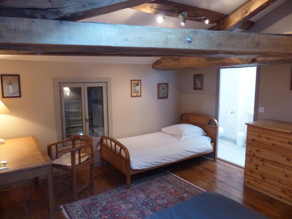 Le Domaine De Panissac Bed & Breakfast Berneuil  Ruang foto