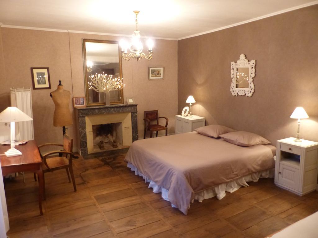 Le Domaine De Panissac Bed & Breakfast Berneuil  Ruang foto
