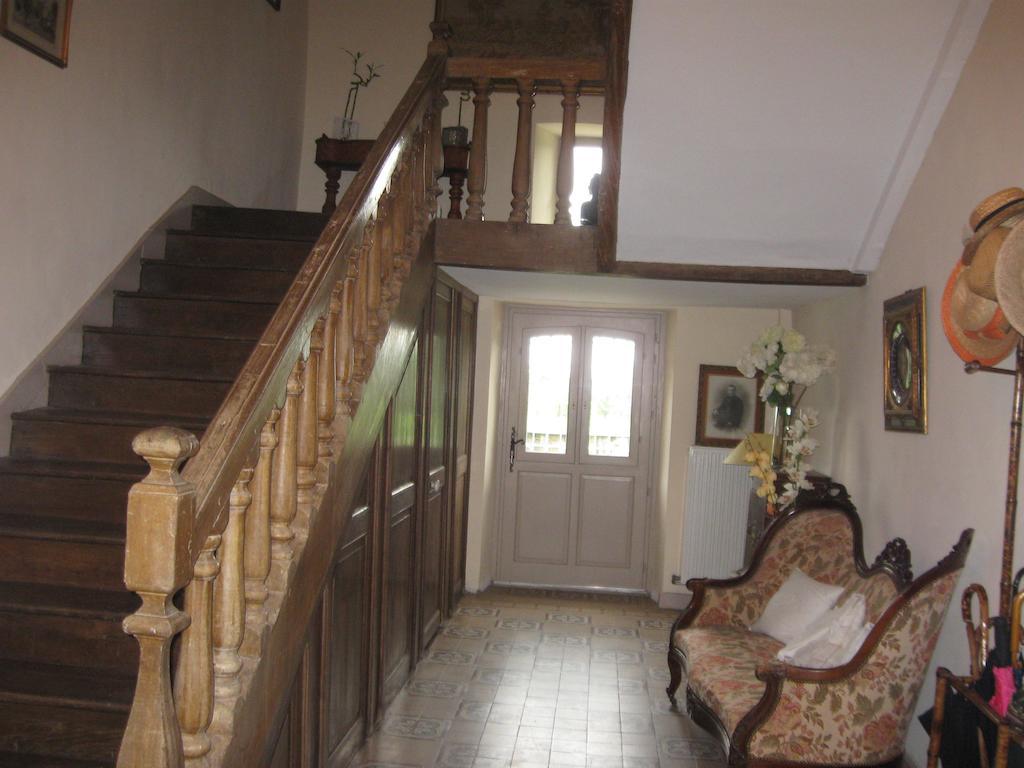 Le Domaine De Panissac Bed & Breakfast Berneuil  Bagian luar foto