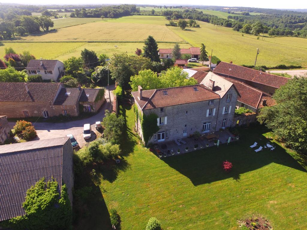 Le Domaine De Panissac Bed & Breakfast Berneuil  Bagian luar foto