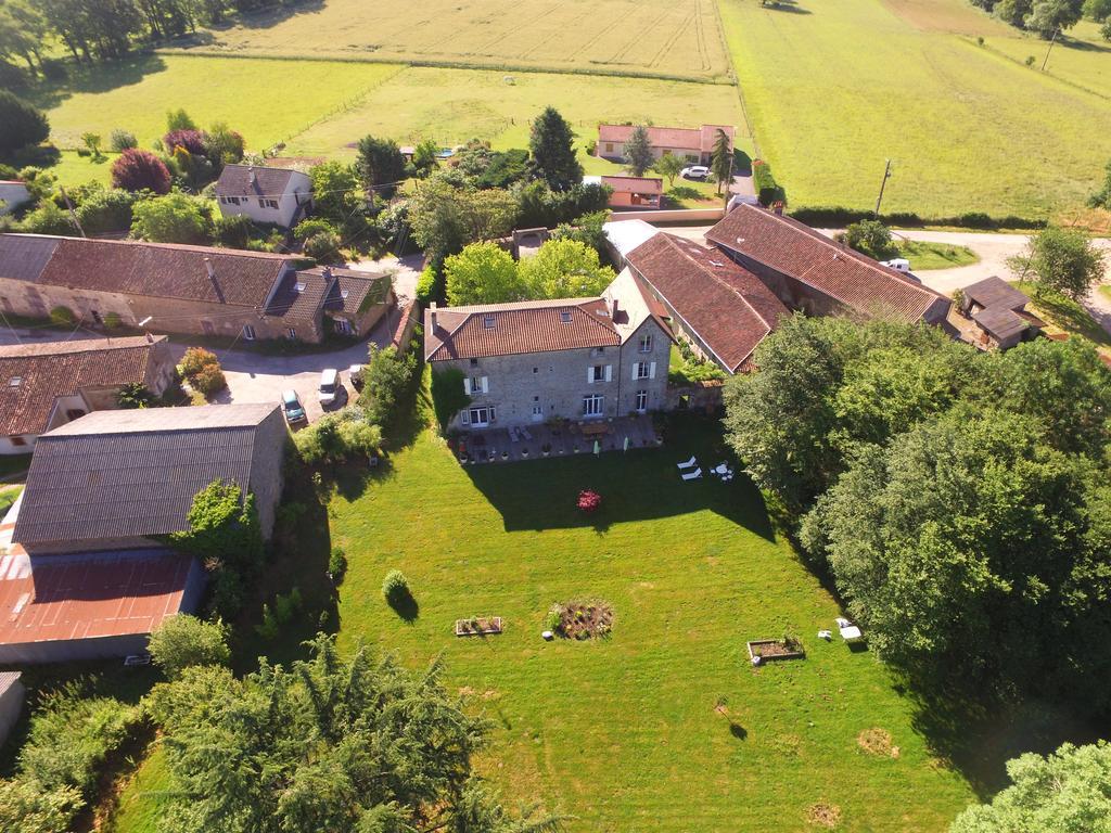 Le Domaine De Panissac Bed & Breakfast Berneuil  Bagian luar foto